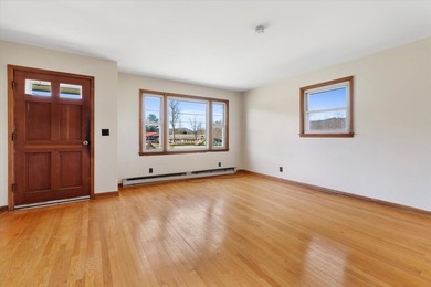 PRICE IMPROVEMENT - AND - remodeled kitchen!! Cozy Pearisburg - photo 6