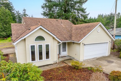 Siuslaw River Home For Sale in Florence Oregon
