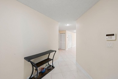 Bright and spacious coach home with stunning long lake views - photo 7