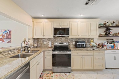 Bright and spacious coach home with stunning long lake views - photo 10