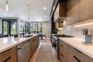 Step into luxury living with this stunning 4-bedroom, 3.5-bath - photo 12