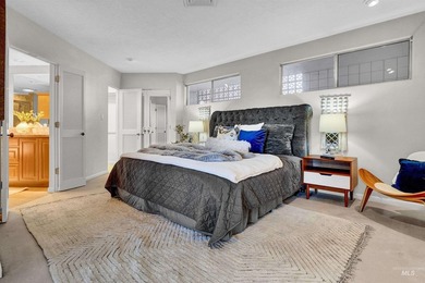 Welcome to the Penthouse at Rim Crest Condominiums, an iconic - photo 13