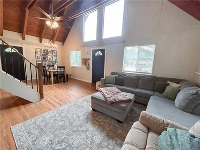 Welcome home to this cute and cozy 2-bedroom, 1-bath property - photo 14
