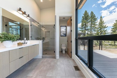 Step into luxury living with this stunning 4-bedroom, 3.5-bath - photo 16