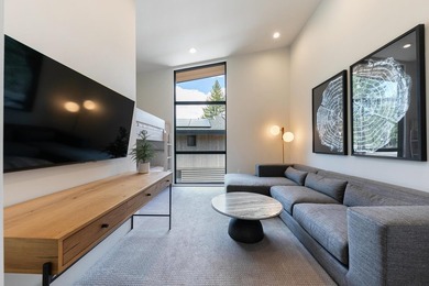 Step into luxury living with this stunning 4-bedroom, 3.5-bath - photo 17