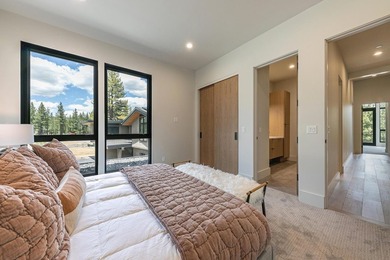 Step into luxury living with this stunning 4-bedroom, 3.5-bath - photo 21