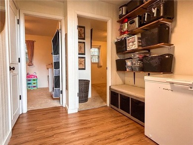 Welcome home to this cute and cozy 2-bedroom, 1-bath property - photo 23