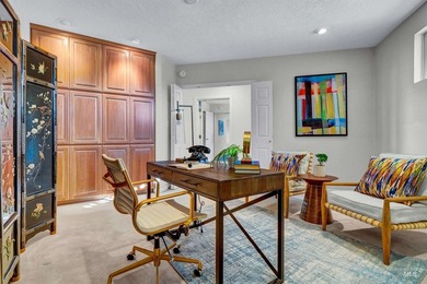 Welcome to the Penthouse at Rim Crest Condominiums, an iconic - photo 23