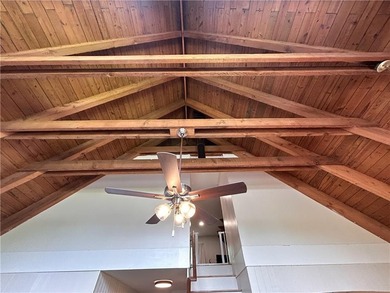 Welcome home to this cute and cozy 2-bedroom, 1-bath property - photo 24