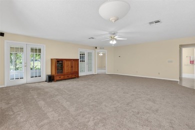 Charming Home on the Golf Course, offering both privacy and - photo 8