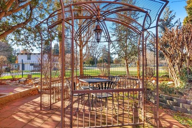 Welcome to the Penthouse at Rim Crest Condominiums, an iconic - photo 33