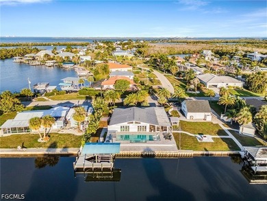 This is a unique and gorgeous waterfront paradise and a true - photo 1