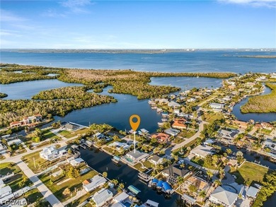 This is a unique and gorgeous waterfront paradise and a true - photo 2