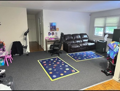 Big 2nd floor Condo. Kitchen, Living Room/ Dining Room, Bath - photo 3