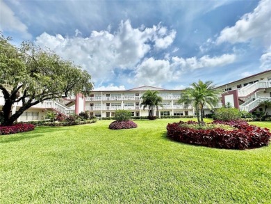 Lake Condo For Sale in Boca Raton, Florida