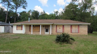 3 bedroom 2 bath home being sold as-is. Newer roof for lower - photo 1
