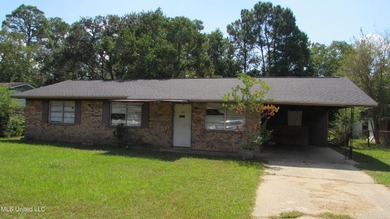 3 bedroom 1.5 bath brick home could be investment or starter - photo 1