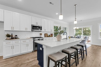 Welcome home to 1552 N. Avalon Circle! Classic Lowcountry Living - photo 12