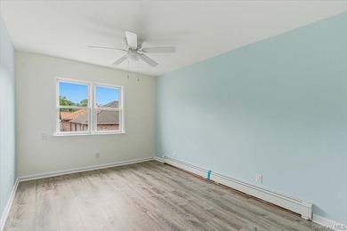 Bayside newly renovated 2 families near bell blvd, Good - photo 12