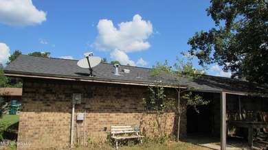 3 bedroom 1.5 bath brick home could be investment or starter - photo 4