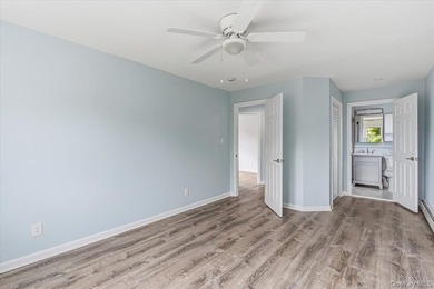 Bayside newly renovated 2 families near bell blvd, Good - photo 14