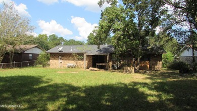 3 bedroom 1.5 bath brick home could be investment or starter - photo 5