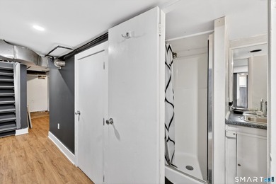 Charming and well-maintained 2-bedroom, 1-bath Cape situated on - photo 20