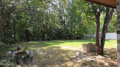 3 bedroom 1.5 bath brick home could be investment or starter - photo 10