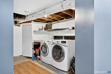Charming and well-maintained 2-bedroom, 1-bath Cape situated on - photo 23