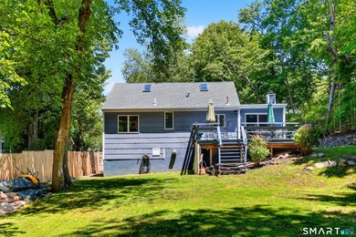 Charming and well-maintained 2-bedroom, 1-bath Cape situated on - photo 26