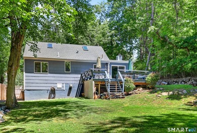 Charming and well-maintained 2-bedroom, 1-bath Cape situated on - photo 28
