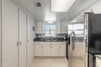 Fully Furnished 2BR/2BA with Pool View - Steps from the Beach! - photo 8