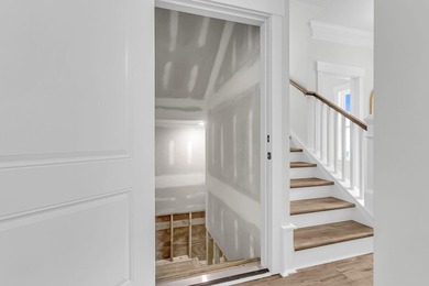 Welcome home to 1552 N. Avalon Circle! Classic Lowcountry Living - photo 29
