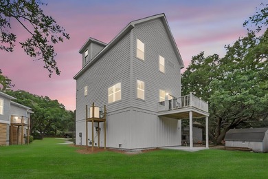 Welcome home to 1552 N. Avalon Circle! Classic Lowcountry Living - photo 32