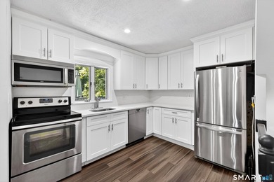 Charming and well-maintained 2-bedroom, 1-bath Cape situated on - photo 33