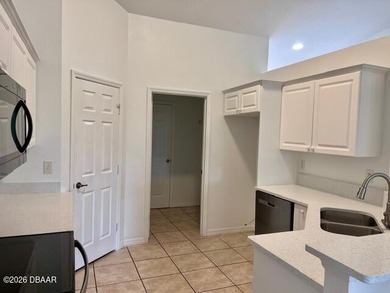 Beautifully renovated half-duplex in a prime Edgewater location! - photo 3