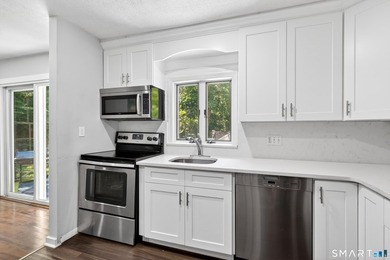Charming and well-maintained 2-bedroom, 1-bath Cape situated on - photo 34