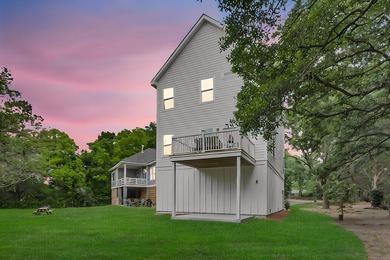 Welcome home to 1552 N. Avalon Circle! Classic Lowcountry Living - photo 36