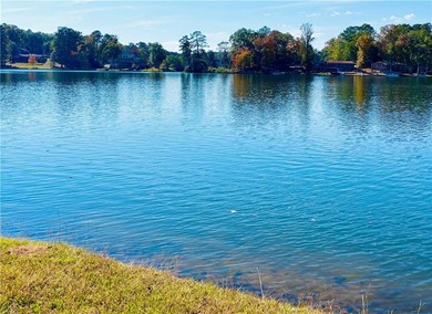 NESTLED WITHIN AN ESTABLISHED RESIDENTIAL COMMUNITY, THIS 1.84 - photo 8