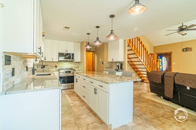 Escape to your own slice of waterfront paradise on Toledo Bend! - photo 11