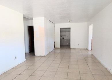 Unlock the potential of this 3-bedroom, 2.5-bath single-family - photo 12