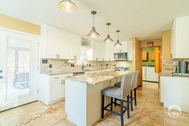 Escape to your own slice of waterfront paradise on Toledo Bend! - photo 14