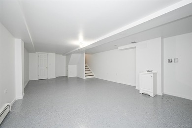 Brick attached multi-level home in the heart of Bayside offering - photo 18