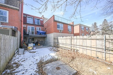 Brick attached multi-level home in the heart of Bayside offering - photo 19
