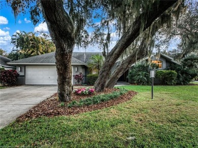 Lake Huntley Home For Sale in Lake Placid Florida
