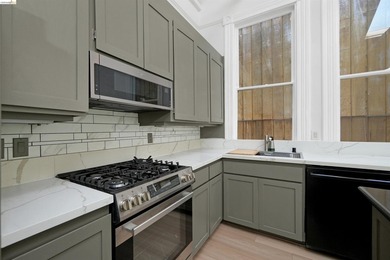 Experience timeless San Francisco living in this exceptional 2 - photo 32
