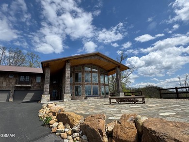 This luxurious, one-of-a-kind estate offers a multi-million - photo 40