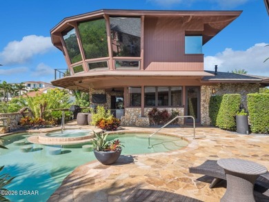 Experience the pinnacle of coastal luxury living in this - photo 3