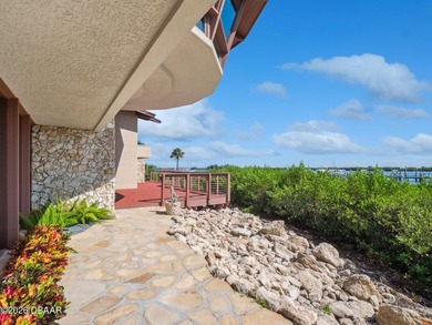 Experience the pinnacle of coastal luxury living in this - photo 9