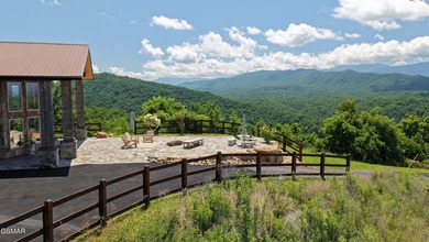 This luxurious, one-of-a-kind estate offers a multi-million - photo 50